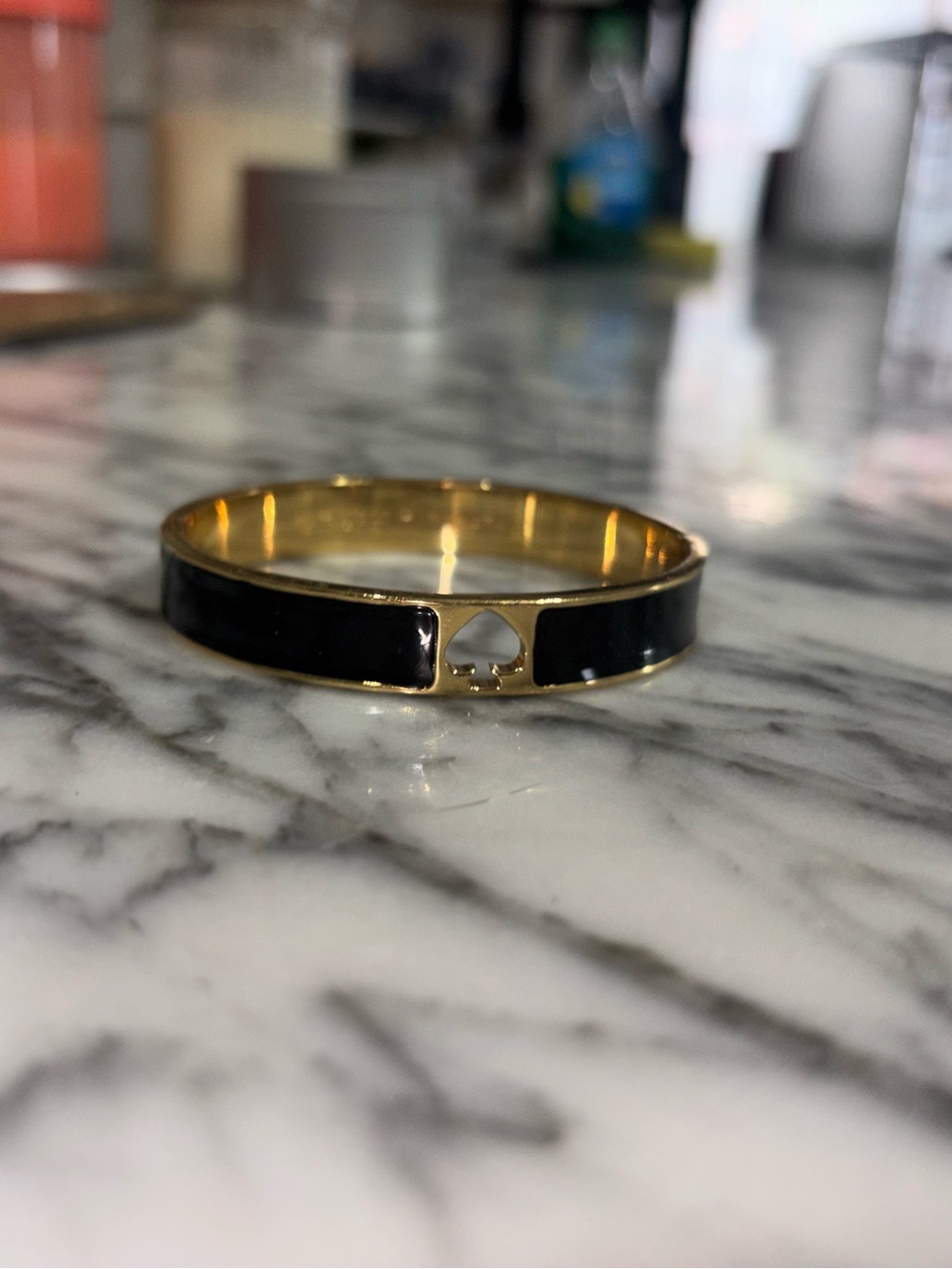 Kate Spade Black Enamel Gold Spade Hinged Bangle - Picture 2 of 8